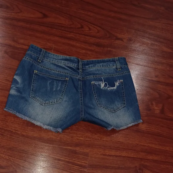 ❤️Cute denim jean shorts - Picture 2 of 4